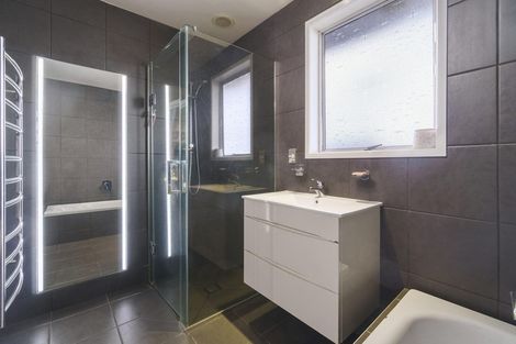 Photo of property in 28 Newham Place, Henderson, Auckland, 0612