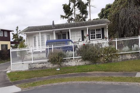 Photo of property in 28 Ewbank Place, Manurewa, Auckland, 2102