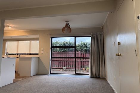 Photo of property in 2/17 Ross Martin Court, Conifer Grove, Takanini, 2112