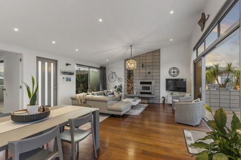 Photo of property in 140 Kiwi Road, Whangamata, 3620