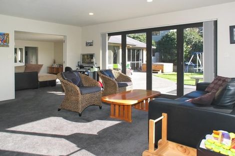 Photo of property in 6 Botany Lane, Whitby, Porirua, 5024