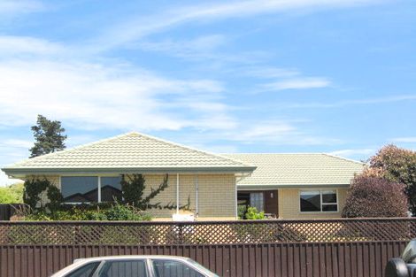 Photo of property in 37 Orlando Crescent, Waimairi Beach, Christchurch, 8083