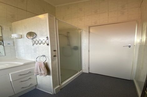 Photo of property in 56 Dowse Drive, Maungaraki, Lower Hutt, 5010