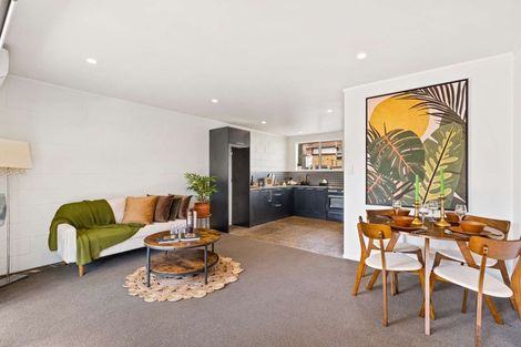 Photo of property in 1/252 Meola Road, Point Chevalier, Auckland, 1022