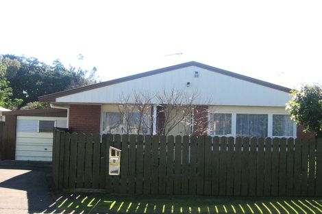 Photo of property in 2/1 James Place, Opaheke, Papakura, 2113