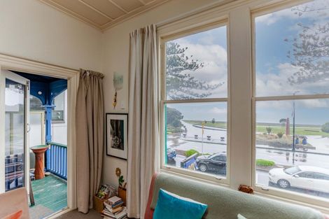 Photo of property in 185 Marine Parade, Napier South, Napier, 4110