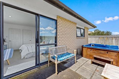 Photo of property in 19 Raabia Close, Parakai, 0830