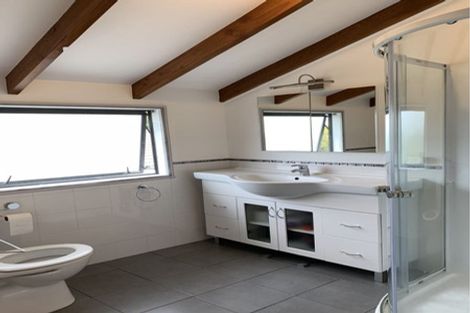 Photo of property in 10 Peterhouse Place, West Harbour, Auckland, 0618