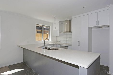 Photo of property in 17 Raki Street, Pukekohe, 2120