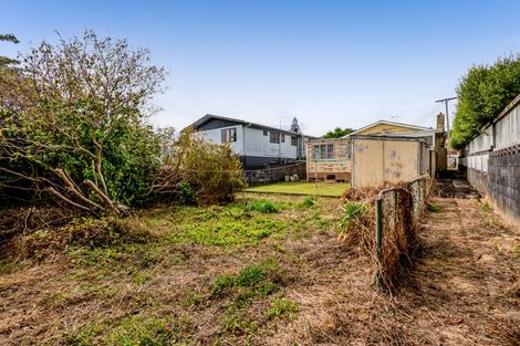 Photo of property in 86 Pioneer Road, Moturoa, New Plymouth, 4310