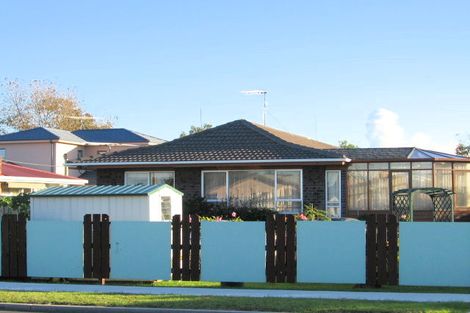Photo of property in 1/36 Centreway Road, Orewa, 0931