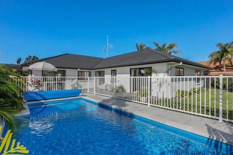 Photo of property in 596 Grenada Street, Papamoa Beach, Papamoa, 3118