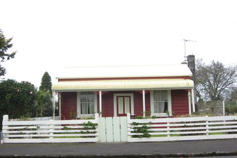 Photo of property in 41-41a Carthew Street, Okato, 4335
