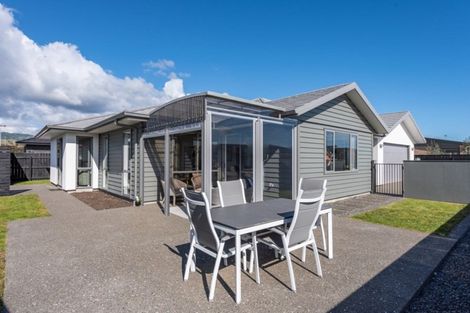Photo of property in 6 Christow Court, Paraparaumu, 5032
