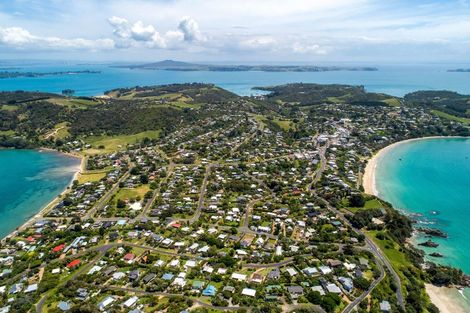Photo of property in 1 Puriri Road, Oneroa, Waiheke Island, 1081
