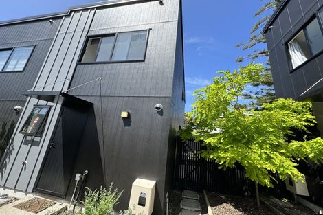 Photo of property in 7/37 Camelot Place, Glenfield, Auckland, 0629