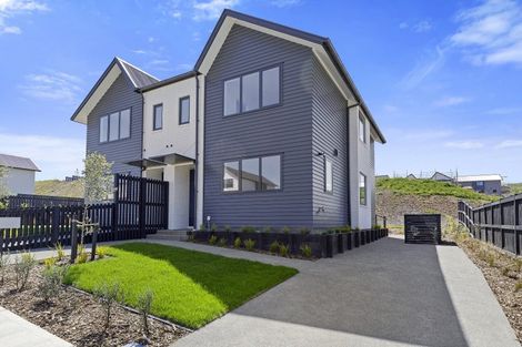 Photo of property in 39 Turtleback Avenue, Whitby, Porirua, 5024