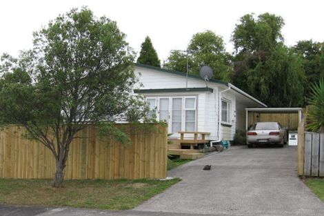 Photo of property in 1a Truscott Place, West Harbour, Auckland, 0618