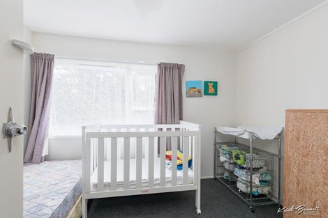 Photo of property in 39 Oakleigh Street, Maungaraki, Lower Hutt, 5010