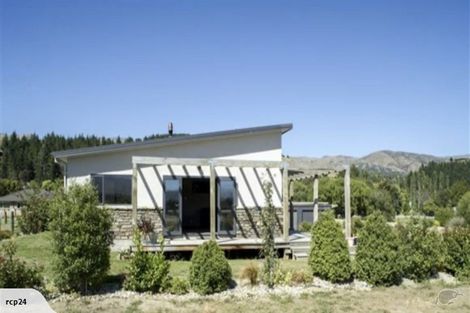 Photo of property in 12 Criffel Place, Luggate, Cromwell, 9383