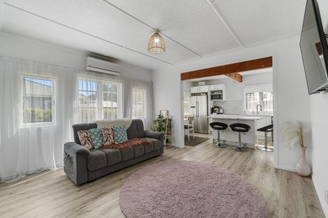 Photo of property in 18 Walsh Street, Forest Lake, Hamilton, 3200