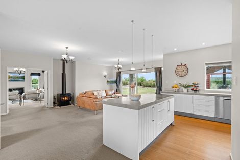 Photo of property in 3 Whitcombe Place, Darfield, 7571