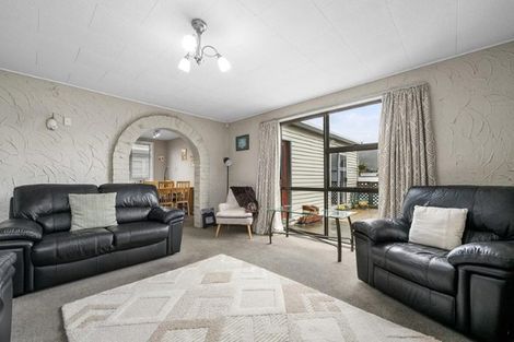 Photo of property in 7 Kowhai Avenue, Ebdentown, Upper Hutt, 5018