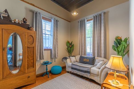 Photo of property in 4a Seaview Terrace, Bluff Hill, Napier, 4110