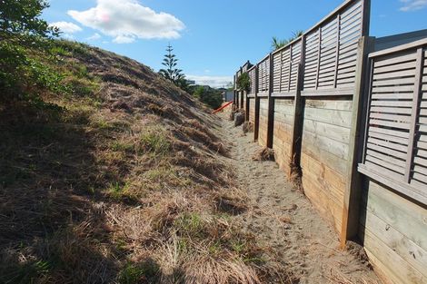 Photo of property in 37 Marine Parade South, Foxton Beach, Foxton, 4815