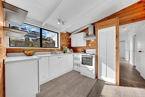 Photo of property in 1/9 Thistledew Place, Bayview, Auckland, 0629