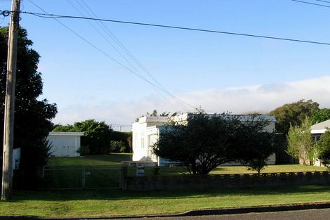 Photo of property in 21 Rangihiroa Street, Waikanae Beach, Waikanae, 5036