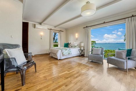 Photo of property in 913 Beach Road, Waiake, Auckland, 0630