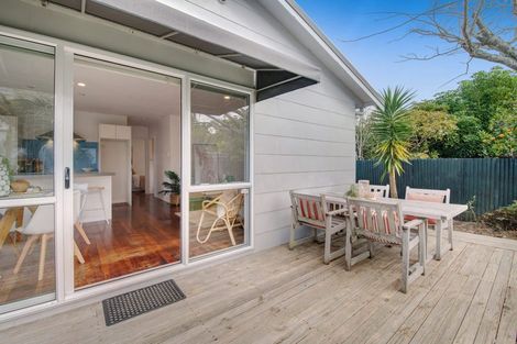 Photo of property in 16 Ross Crescent, Orewa, 0931