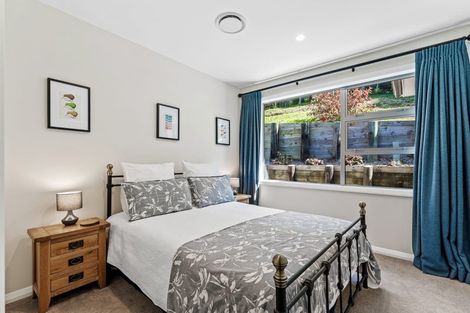 Photo of property in 5b Hobbs Road, Matakatia, Whangaparaoa, 0930