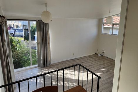 Photo of property in 27 Cheval Drive, Totara Vale, Auckland, 0629