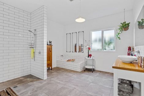 Photo of property in 33 Rexwood Street, Carterton, 5713