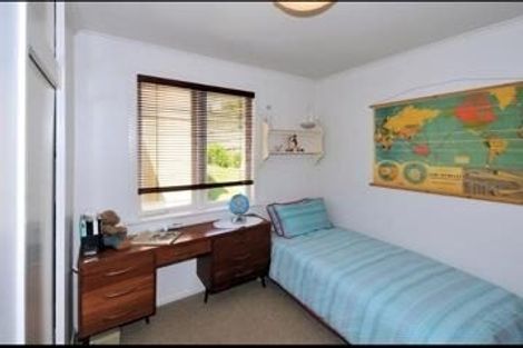 Photo of property in 40 Pupuke Road, Hillcrest, Auckland, 0627