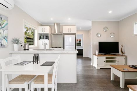 Photo of property in 10 Hawai Street, Two Mile Bay, Taupo, 3330