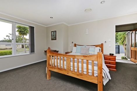 Photo of property in 30 Skerrett Crescent, Tamatea, Napier, 4112