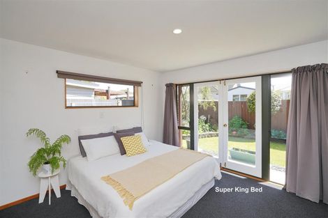 Photo of property in 2/52 Northcote Road, Northcote, Christchurch, 8052