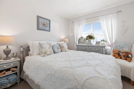 Photo of property in 11 Kamahi Crescent, Papamoa Beach, Papamoa, 3118