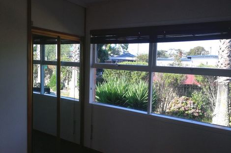 Photo of property in 2 Challinor Street, Pakuranga, Auckland, 2010