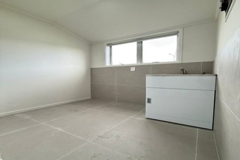 Photo of property in 16 Gloaming Place, Conifer Grove, Takanini, 2112
