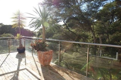 Photo of property in 16 Lagoon Way, West Harbour, Auckland, 0618