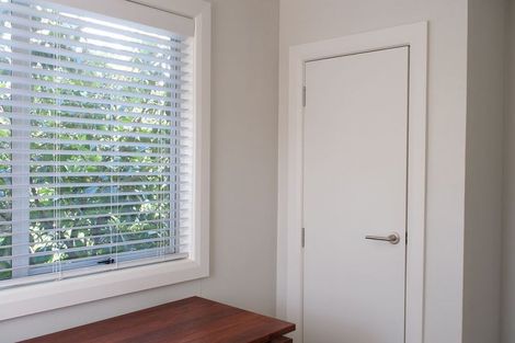 Photo of property in 12a Hinton Place, Weymouth, Auckland, 2103