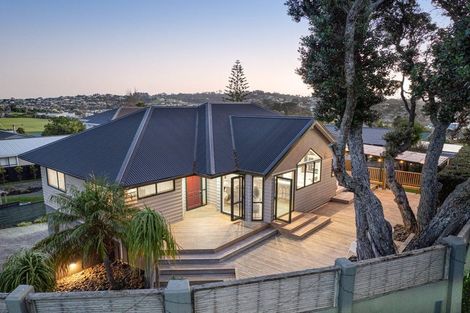 Photo of property in 108 Stanmore Bay Road, Stanmore Bay, Whangaparaoa, 0932