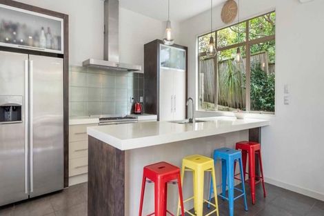 Photo of property in 68 Saddleback Rise, Murrays Bay, Auckland, 0630