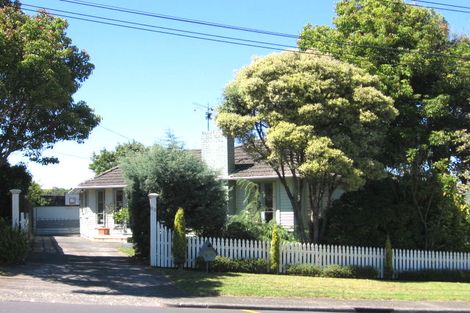 Photo of property in 52 Hayr Road, Three Kings, Auckland, 1042