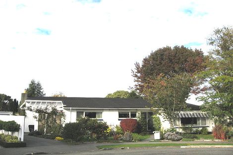 Photo of property in 11 Farnham Place, Ilam, Christchurch, 8041