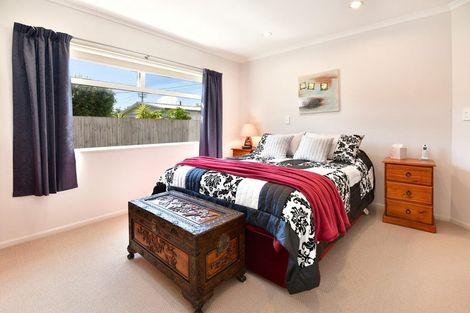 Photo of property in 25 Pine Road, Orewa, 0931